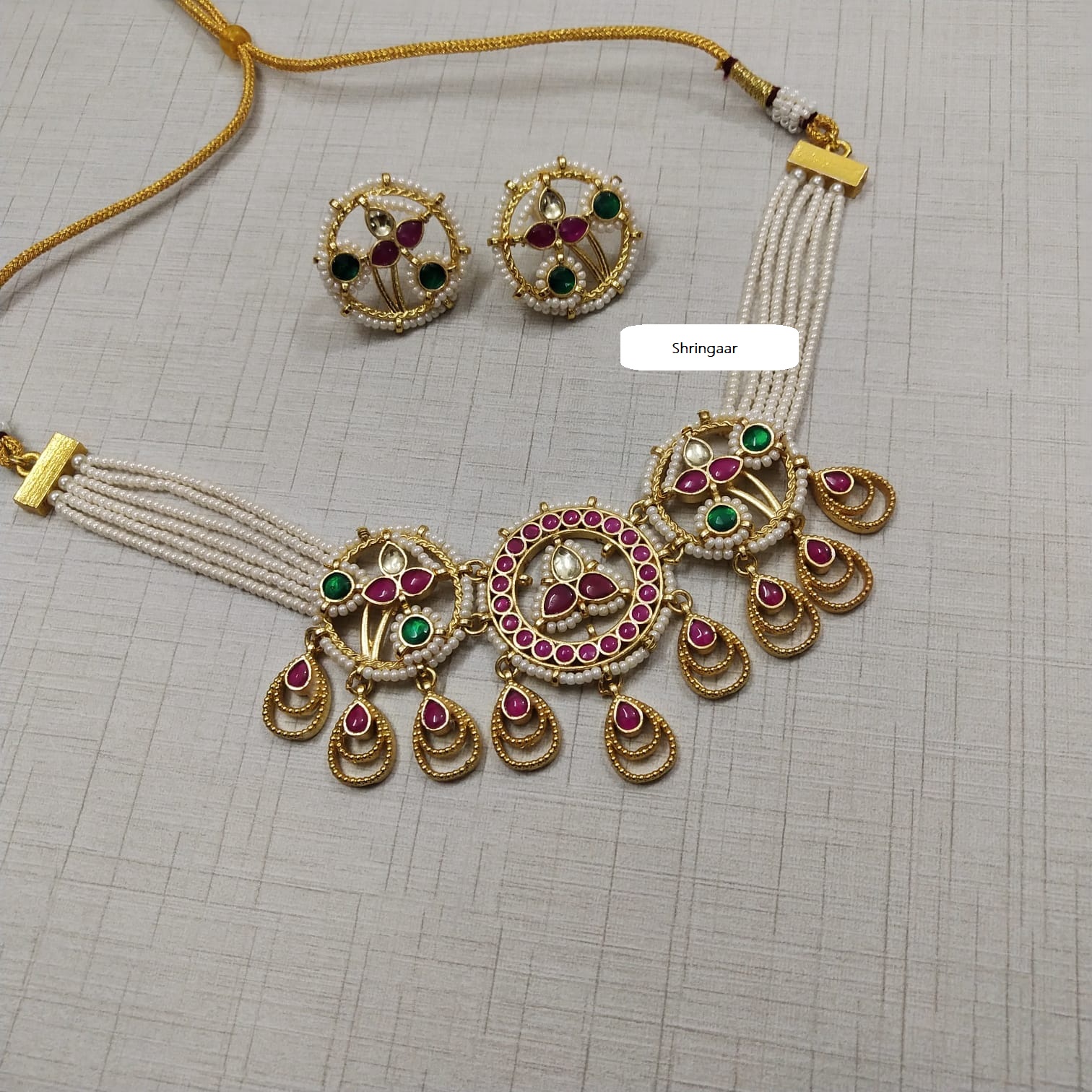 Minimal Kundan Necklace Set